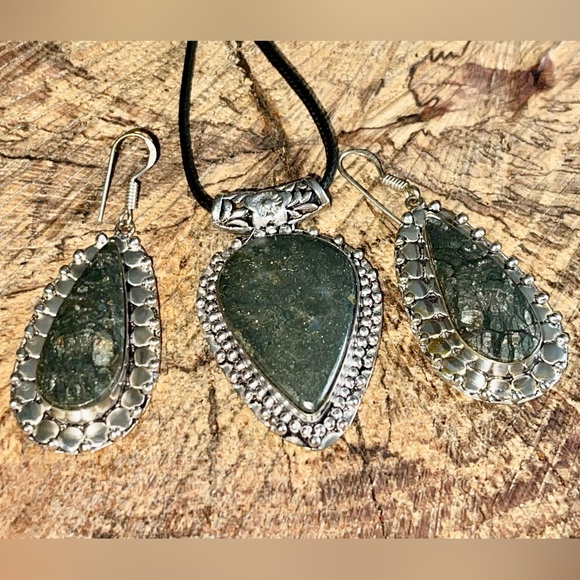 Polished “Fools Gold” Pyrite Pendant & Earrings Set - Picture 3 of 8